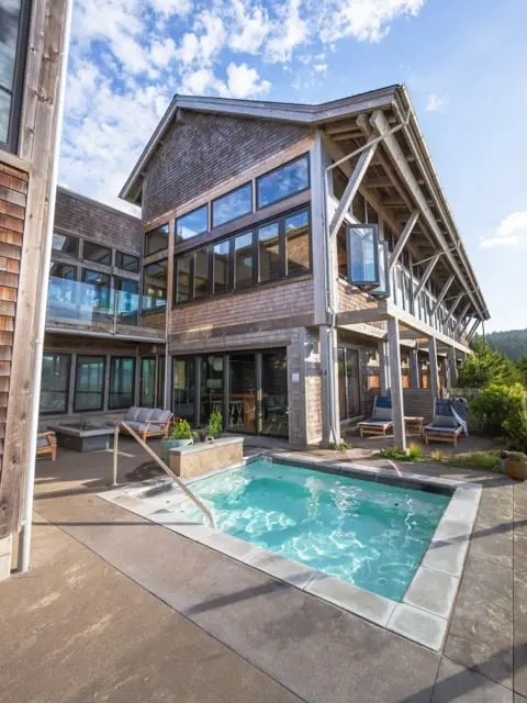 Headlands Outdoor Hot