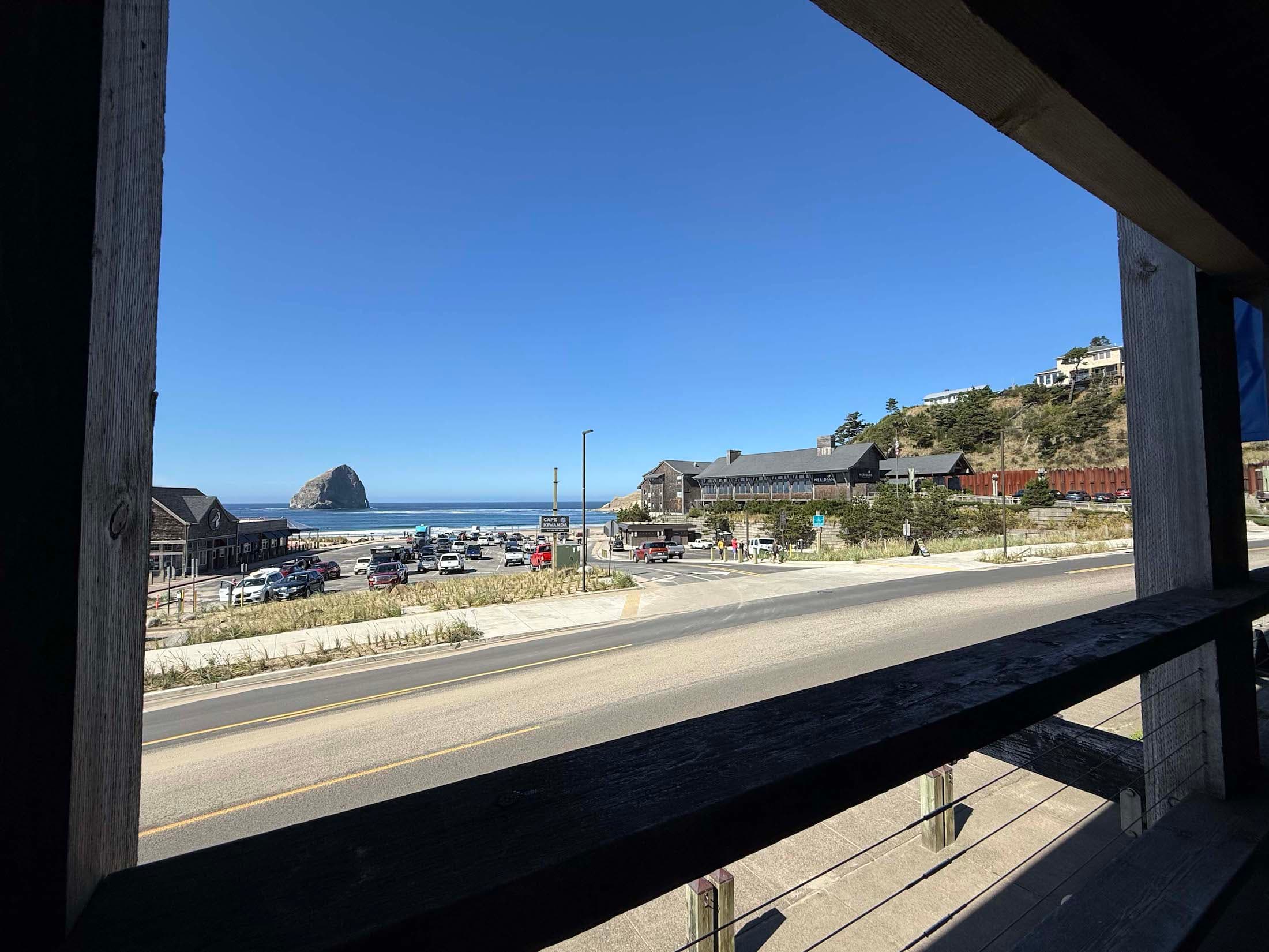 Inn At Cape Kiwanda Signature King View of beach from balcony