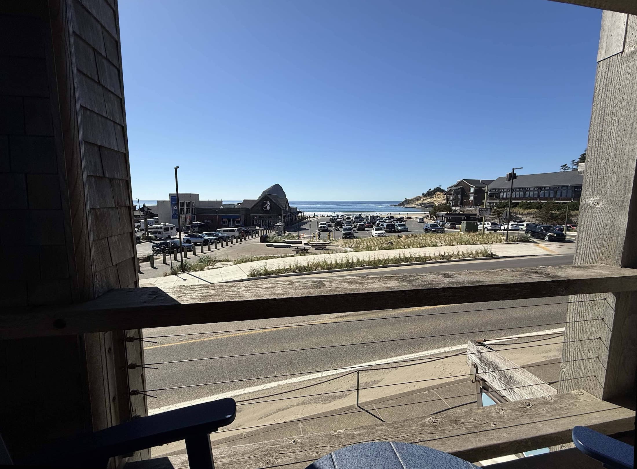 Inn At Cape Kiwanda Top Floor King Jetted Tub room with a view of the beach
