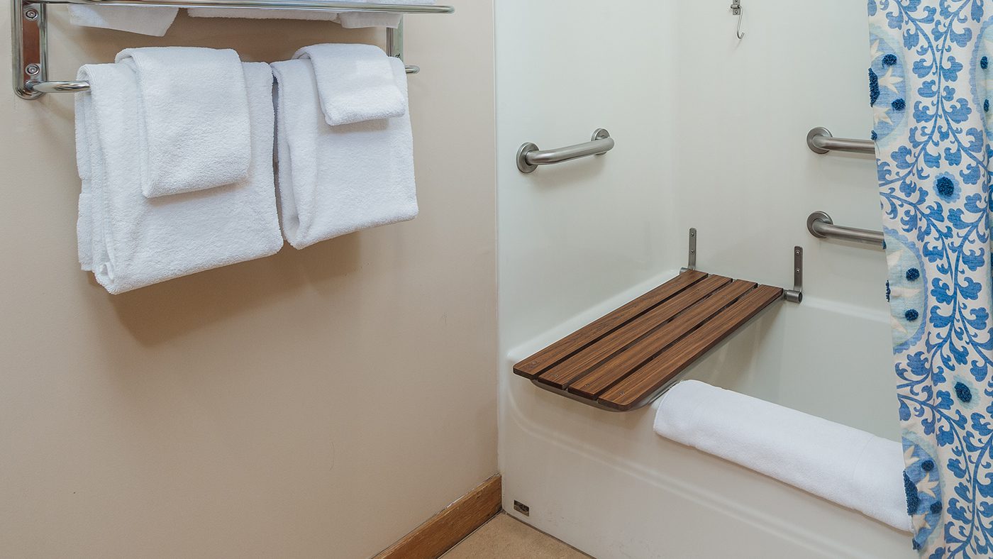5_Inn_at_Cape_Kiwanda_Accessible_Bathroom_ShowerBenchOld_1400x788