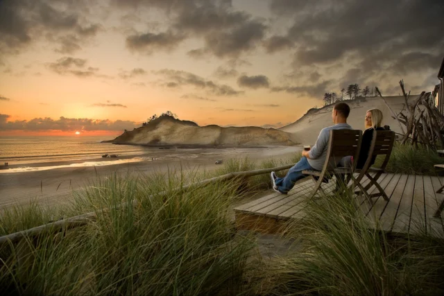 While the Inn receives an exciting transformation this spring with limited room availability, consider a spacious, oceanfront stay in the cottages at Headlands. With two or three bedrooms, full kitchens and cozy living spaces, these cottages are perfect for families looking for extra space and comfort, just across the street from the Inn.
-
Reserve now via link in bio.
-
#innatcapekiwanda #headlandslodge #beachcottages #oregoncoast #pacificcitybeach #pacificcityoregon